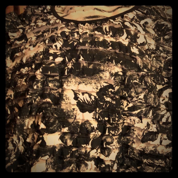 Very stretchy cute roses shirt - Picture 1 of 1